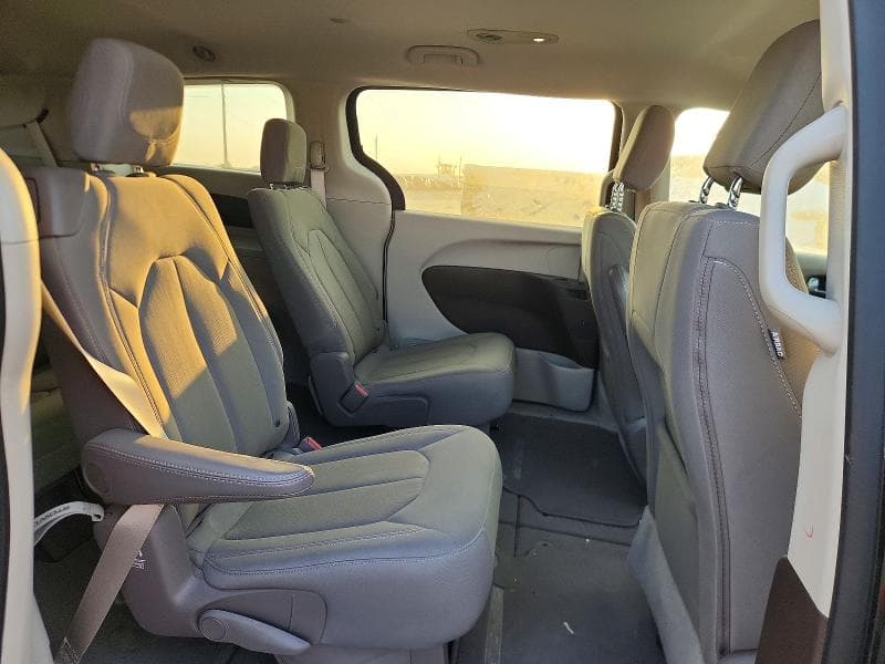 2017 CHRYSLER PACIFICA LX 11
