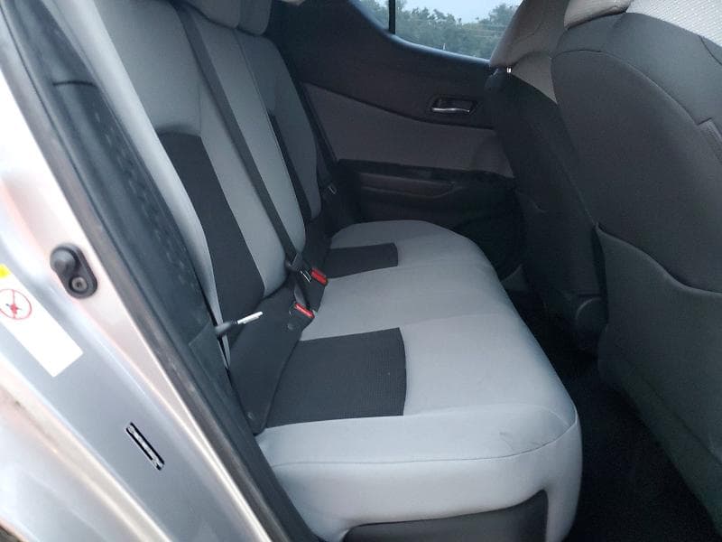 2019 TOYOTA C-HR XLE 10