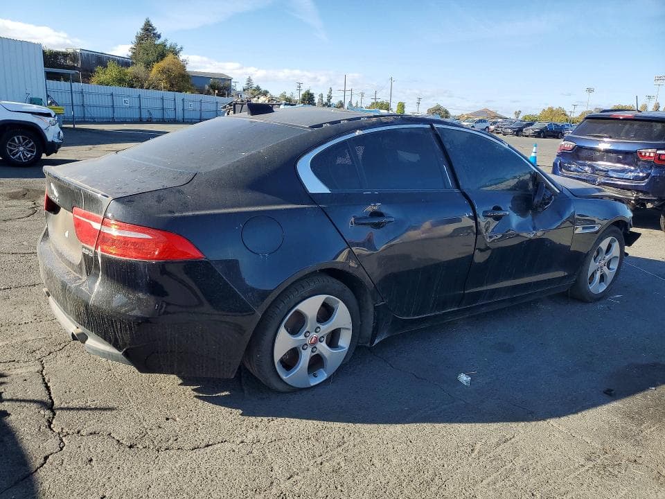 2018 JAGUAR XE 3