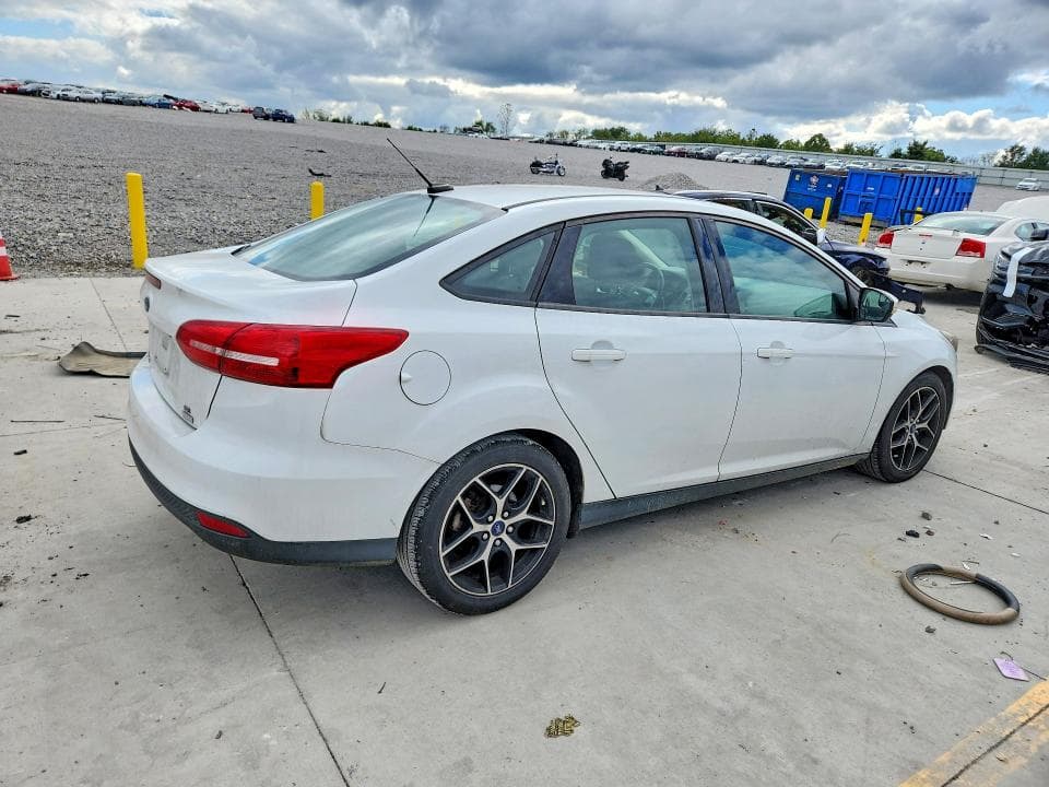 2017 FORD FOCUS SE 3