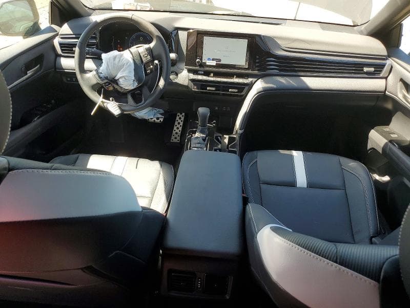 2026 TOYOTA CAMRY SE 8