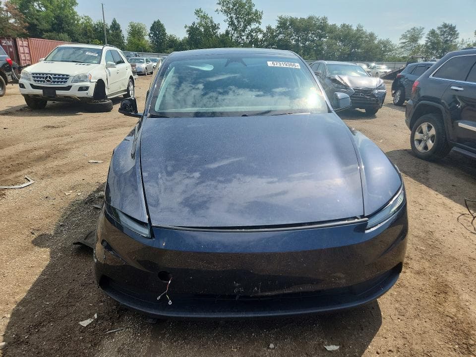 2026 TESLA MODEL Y 5