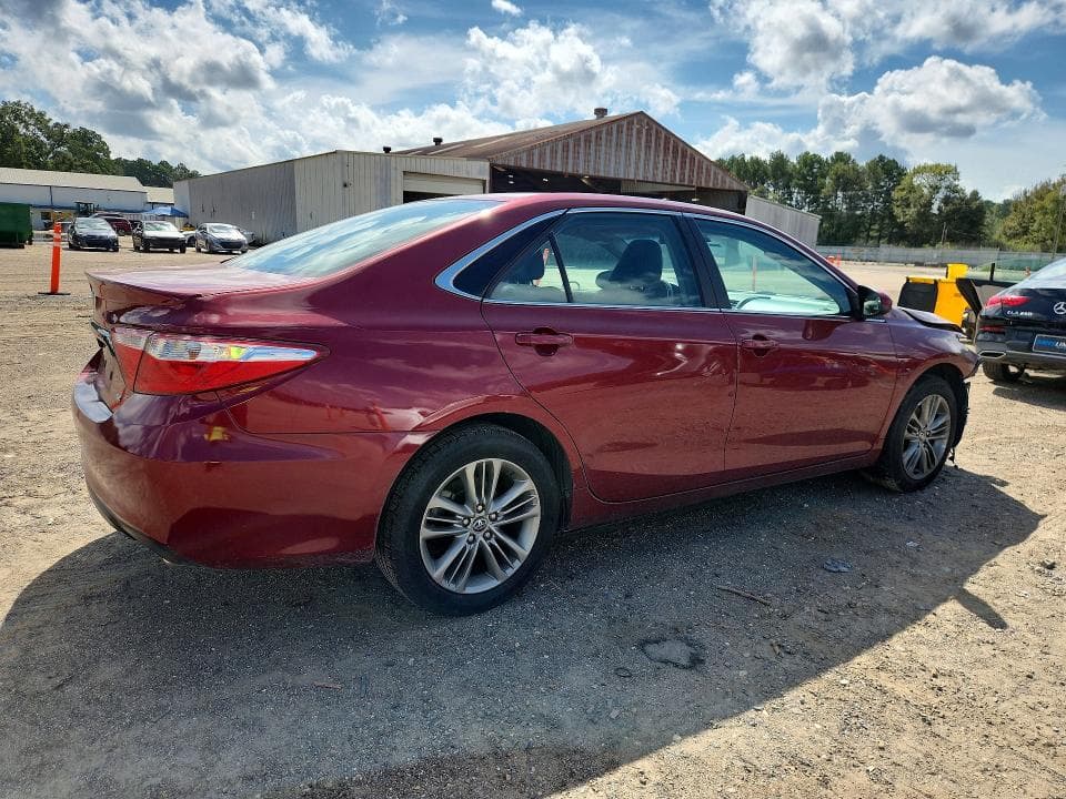 2017 TOYOTA CAMRY SE 3