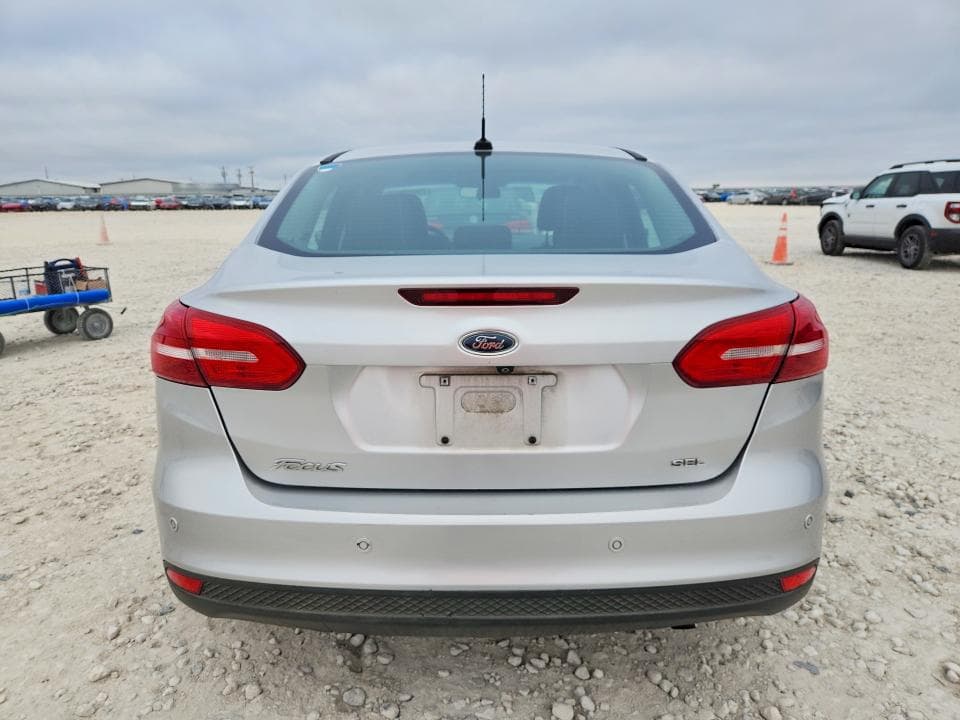 2017 FORD FOCUS SEL 6