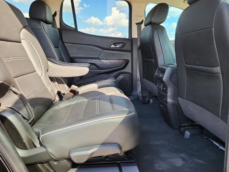 2022 GMC ACADIA DENALI 11