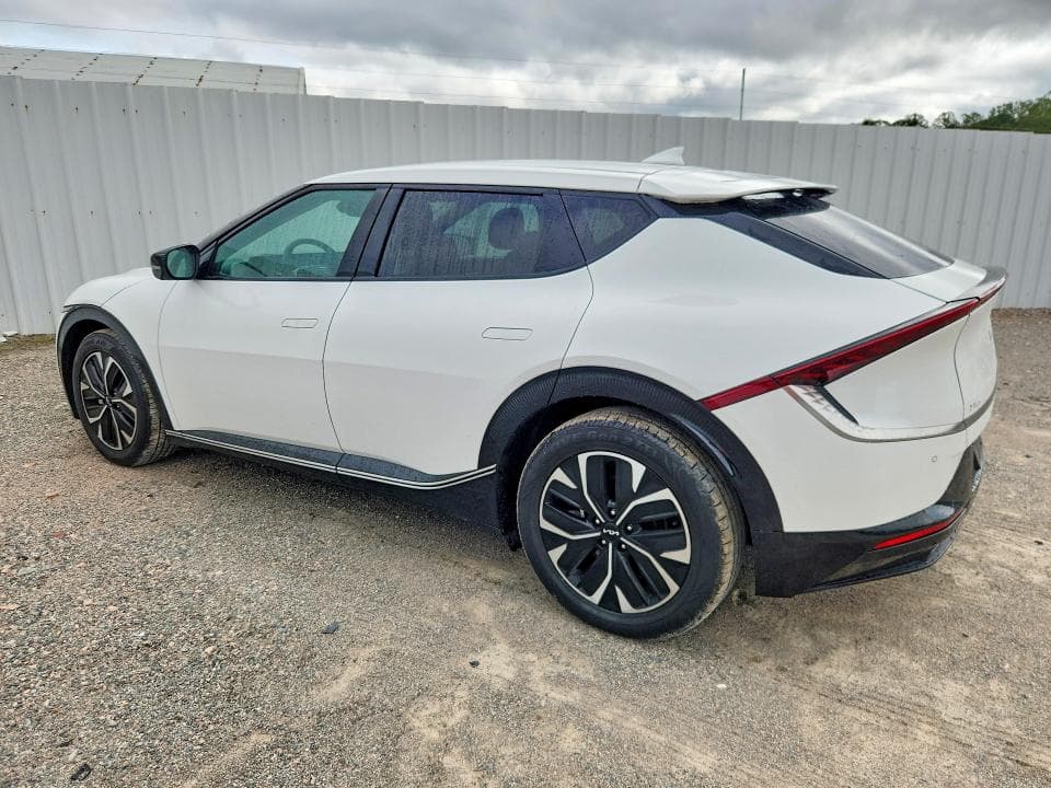 2023 KIA EV6 WIND 2