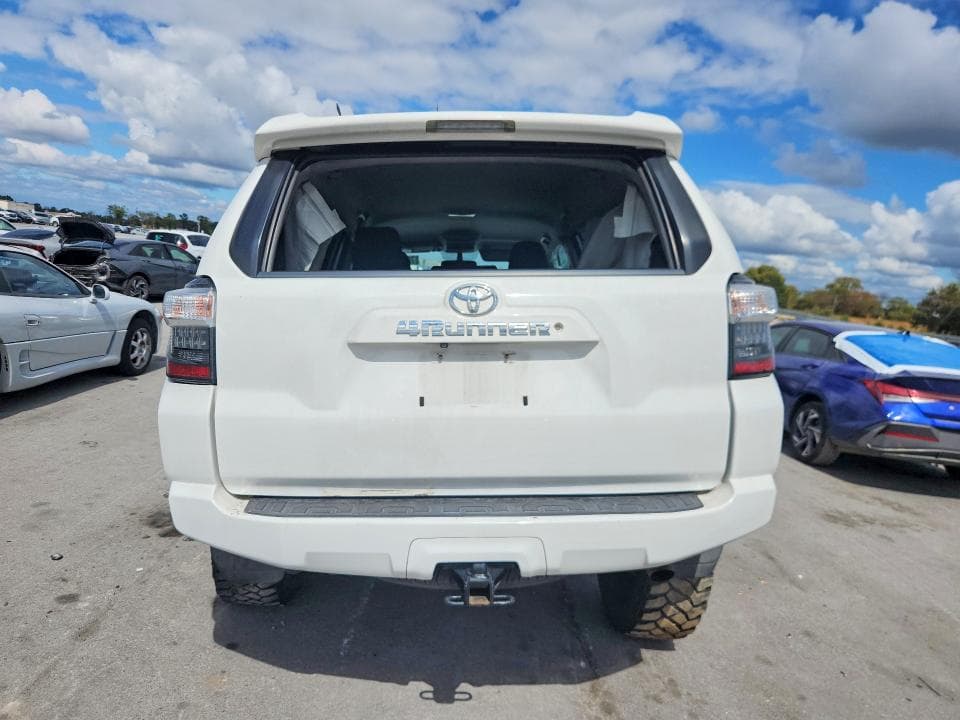 2019 TOYOTA 4RUNNER SR5 6