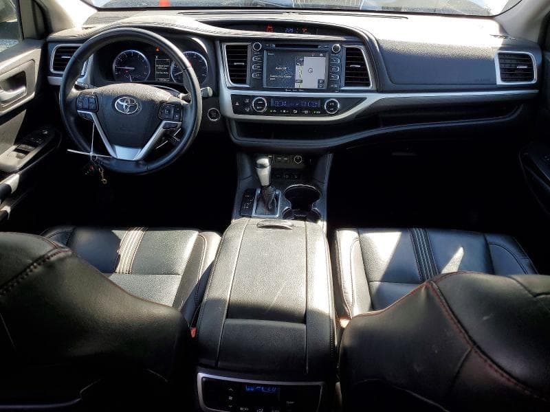 2019 TOYOTA HIGHLANDER SE 8