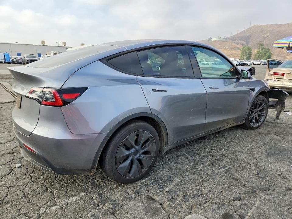 2025 TESLA MODEL Y 3