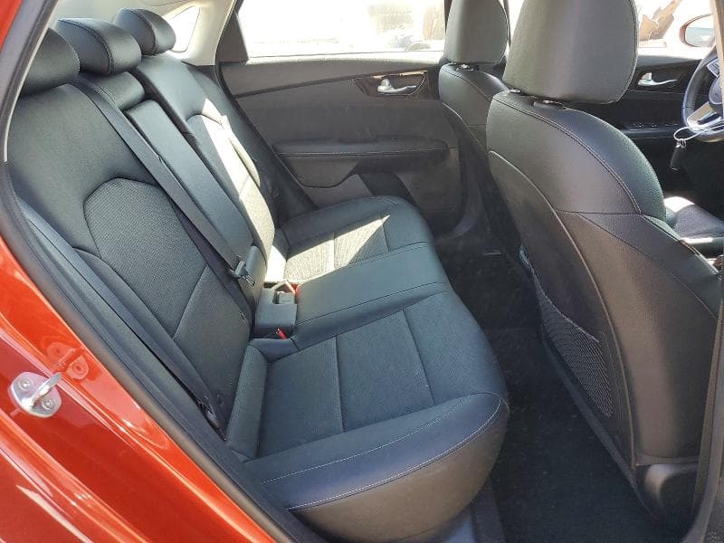 2019 KIA FORTE EX 10