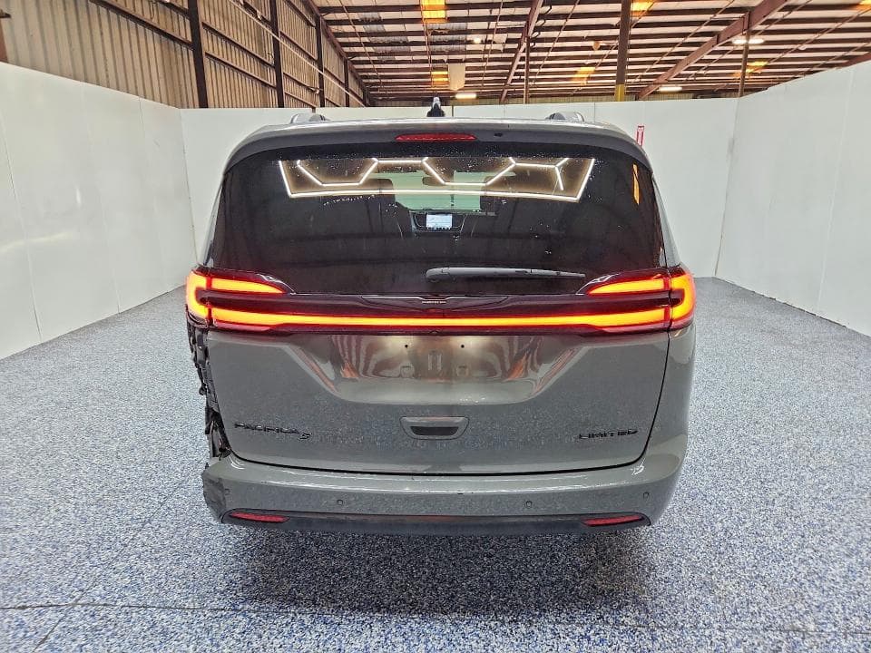 2025 CHRYSLER PACIFICA LIMITED 6