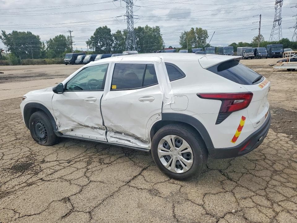 2025 CHEVROLET TRAX LS 2