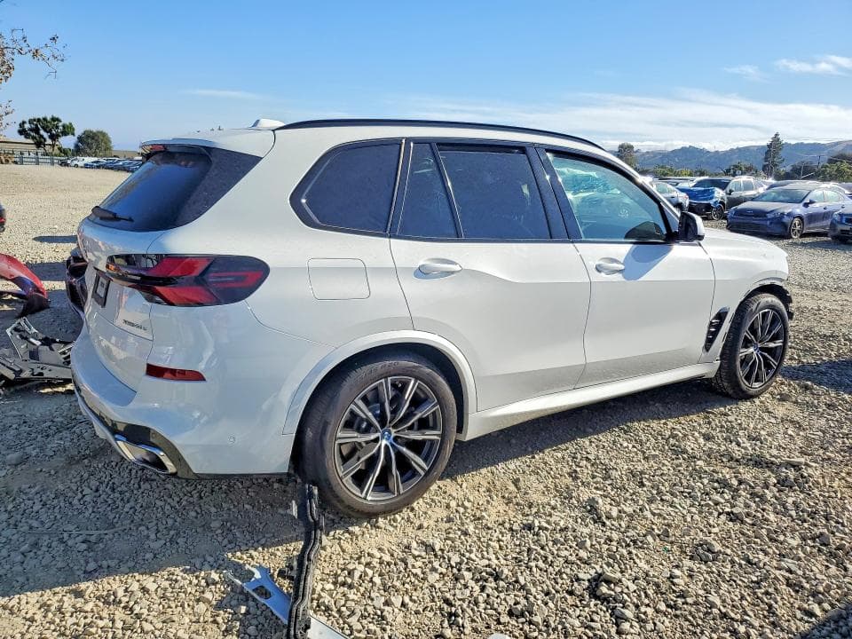 2024 BMW X5 XDRIVE50E 3
