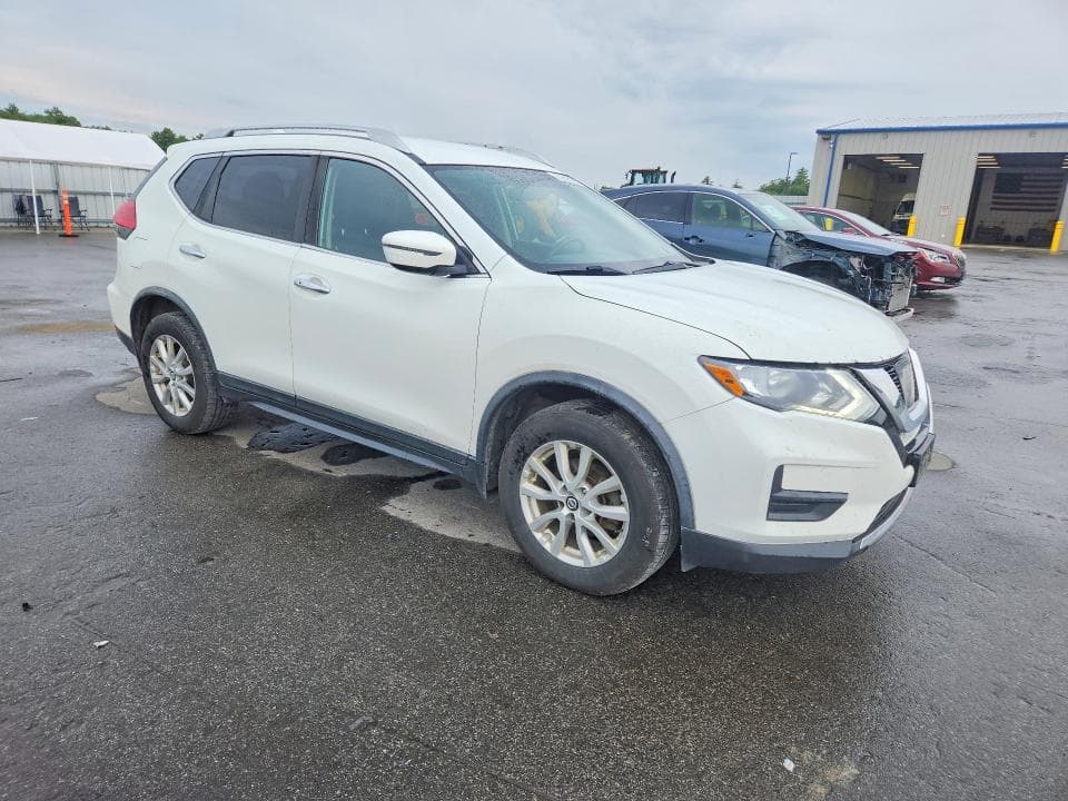 2017 NISSAN ROGUE SV 4