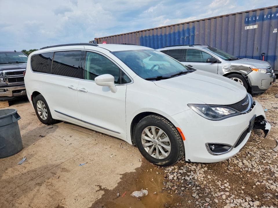 2017 CHRYSLER PACIFICA TOURING L 4