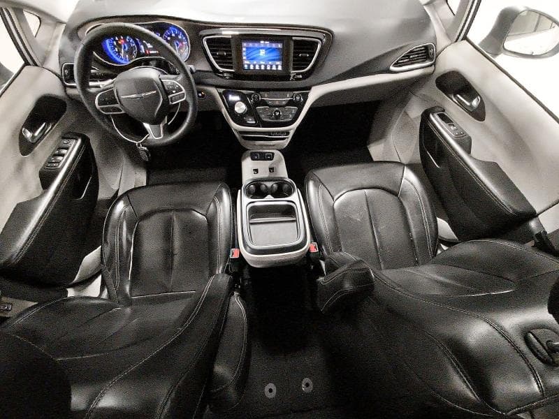 2021 CHRYSLER VOYAGER LXI 8