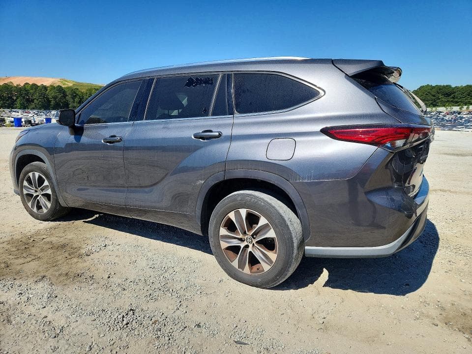 2020 TOYOTA HIGHLANDER XLE 2