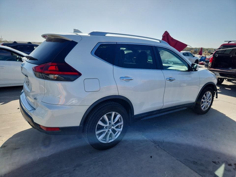 2018 NISSAN ROGUE SV 3