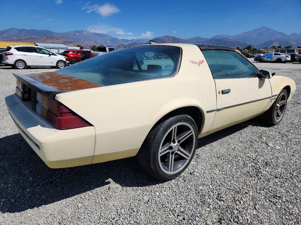 1985 CHEVROLET CAMARO 3