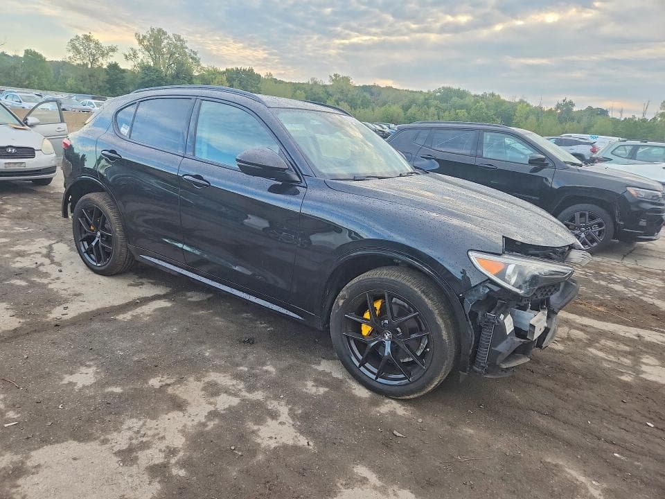 2021 ALFA ROMEO STELVIO TI 4
