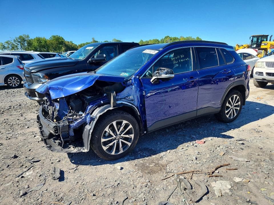2022 TOYOTA COROLLA CROSS XLE - 1