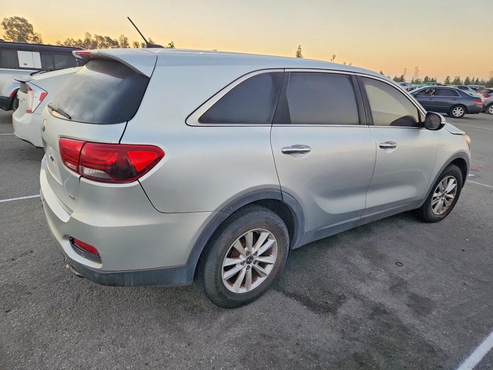 2019 KIA SORENTO L 3