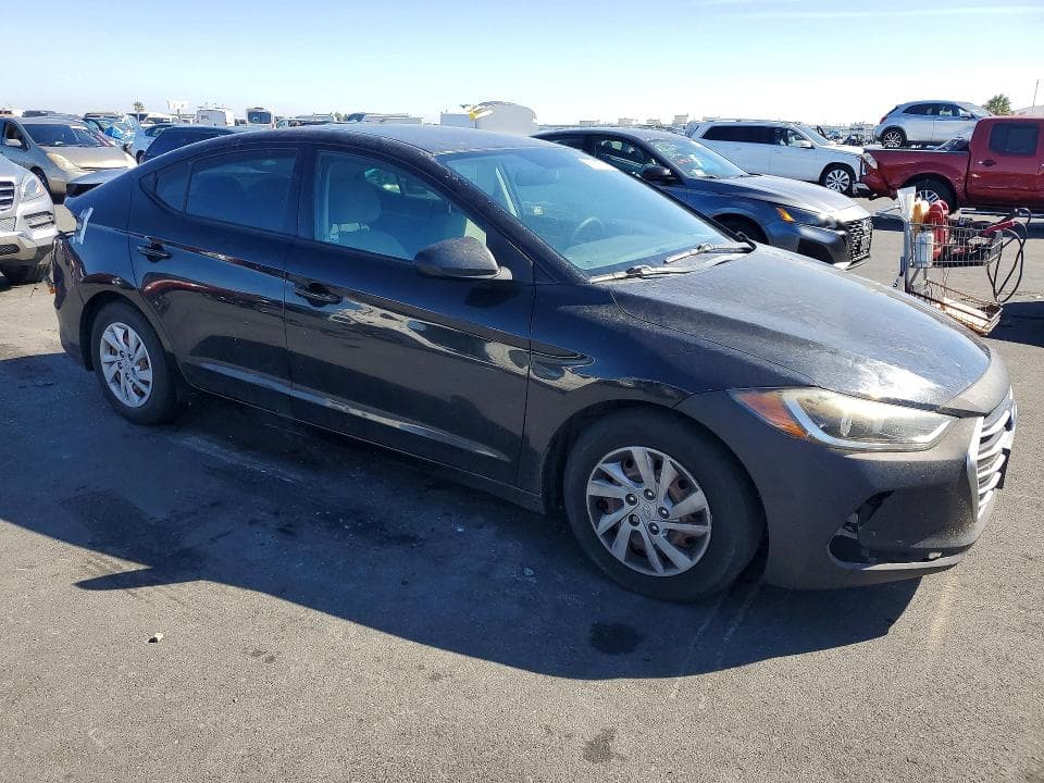 2018 HYUNDAI ELANTRA SE 4