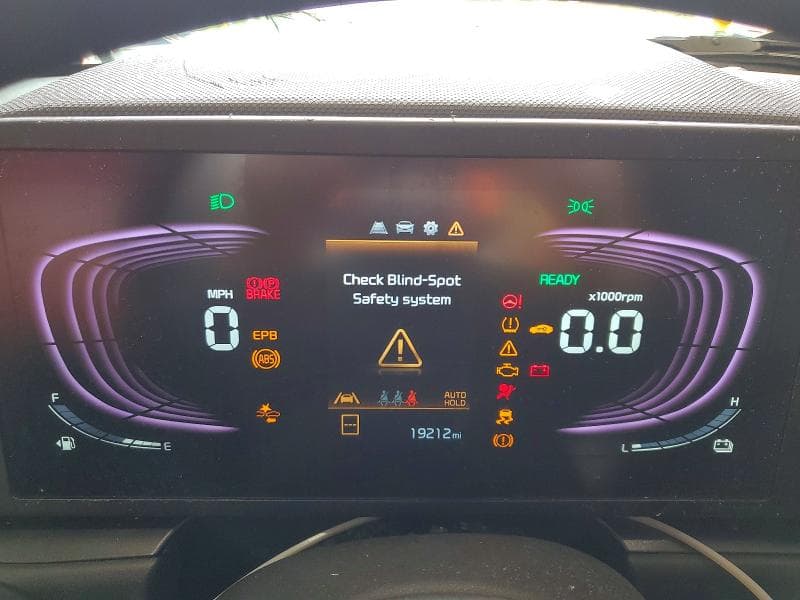 2025 KIA NIRO LX 9