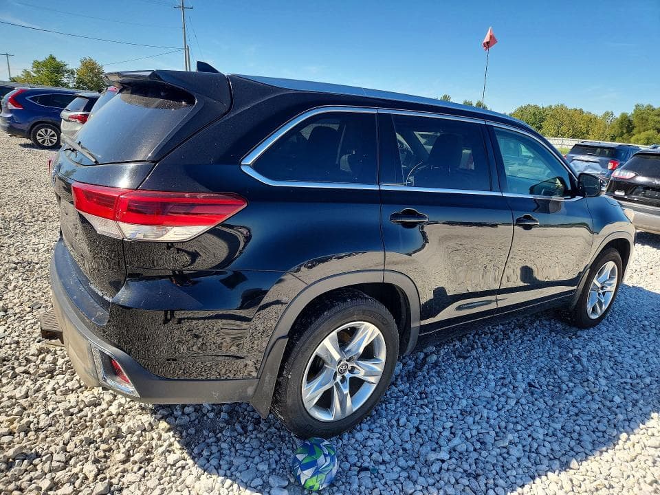 2017 TOYOTA HIGHLANDER LIMITED 3