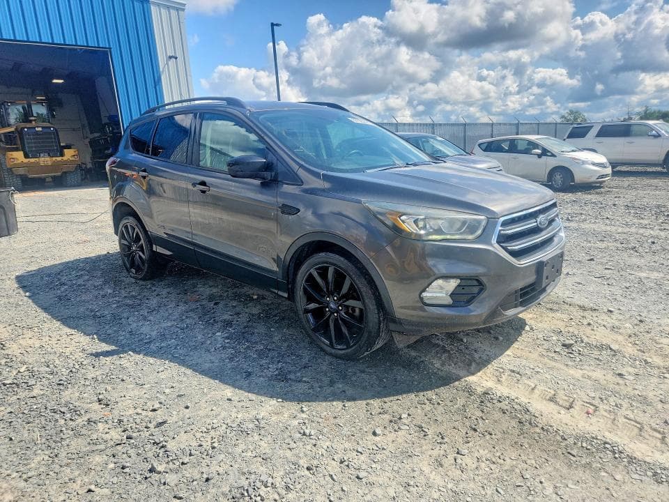 2017 FORD ESCAPE SE 4