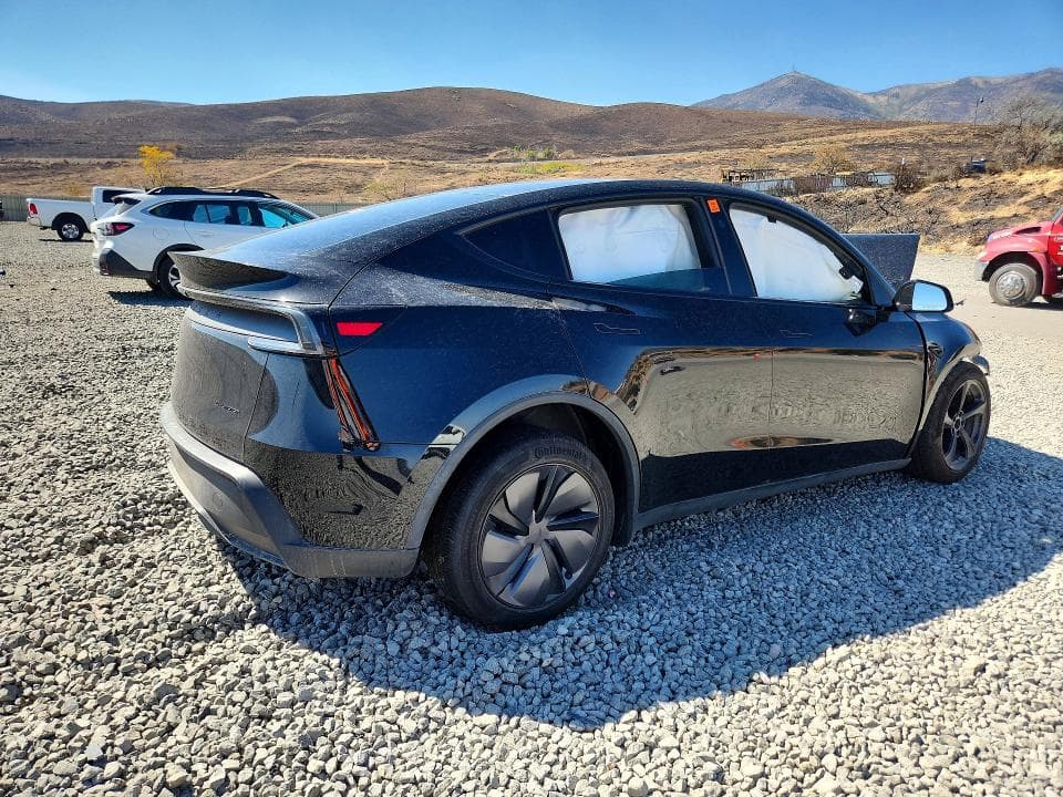 2026 TESLA MODEL Y 3