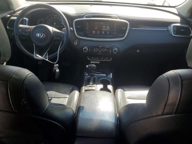 2017 KIA SORENTO EX 8