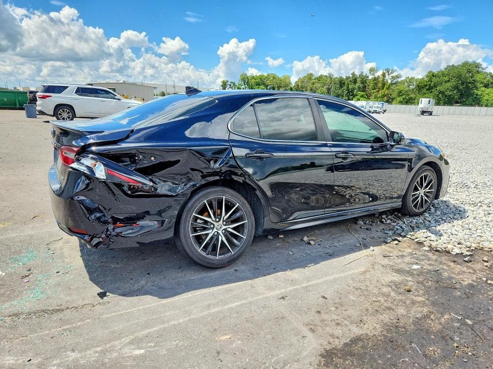 2024 TOYOTA CAMRY SE 3