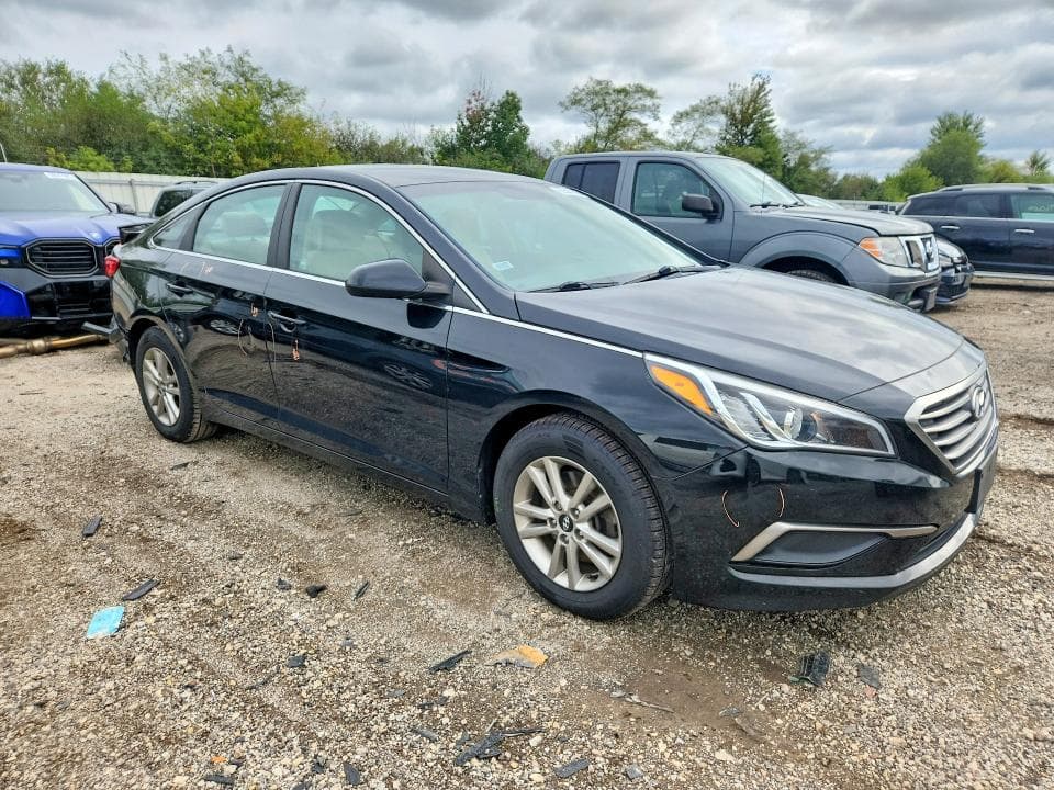 2017 HYUNDAI SONATA SE 4