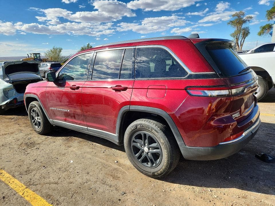 2023 JEEP GRAND CHEROKEE LAREDO 2