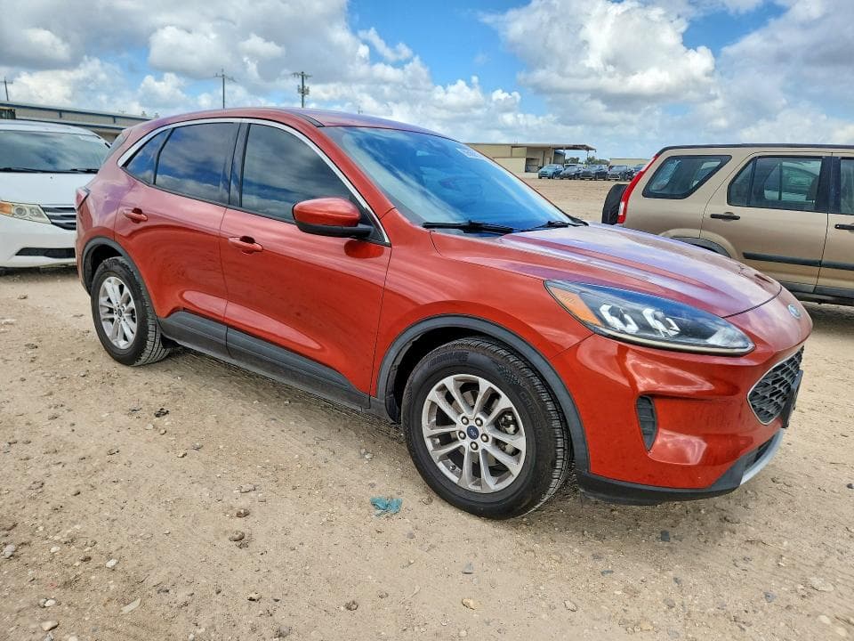 2020 FORD ESCAPE SE 4