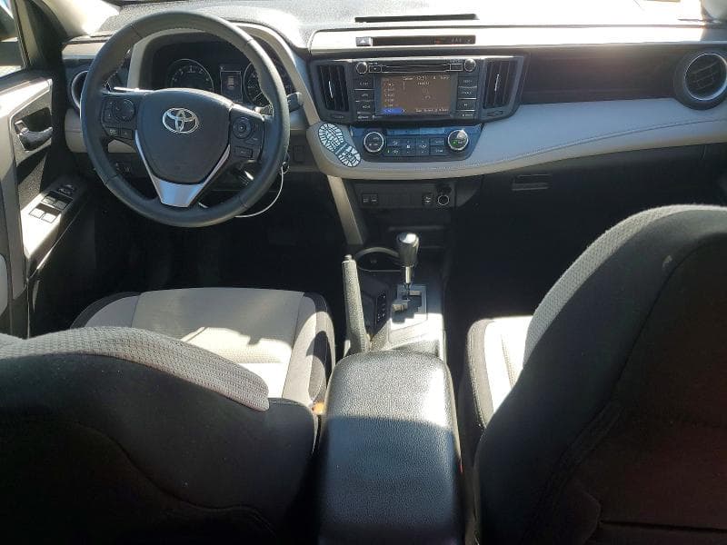 2017 TOYOTA RAV4 XLE 8