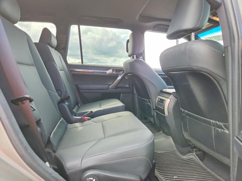 2023 LEXUS GX 460 10
