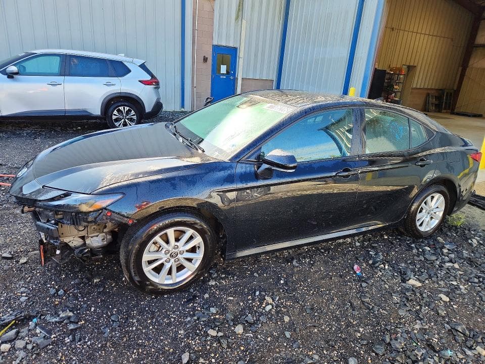 2025 TOYOTA CAMRY LE