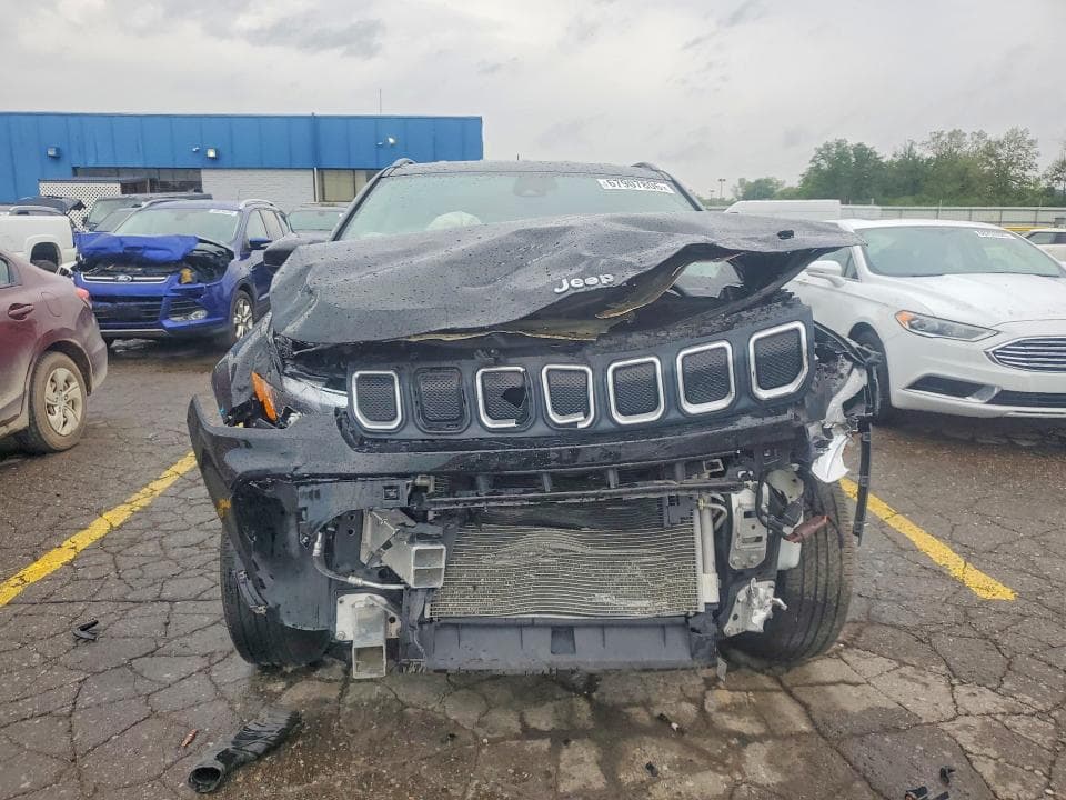 2022 JEEP COMPASS LATITUDE LUX 5
