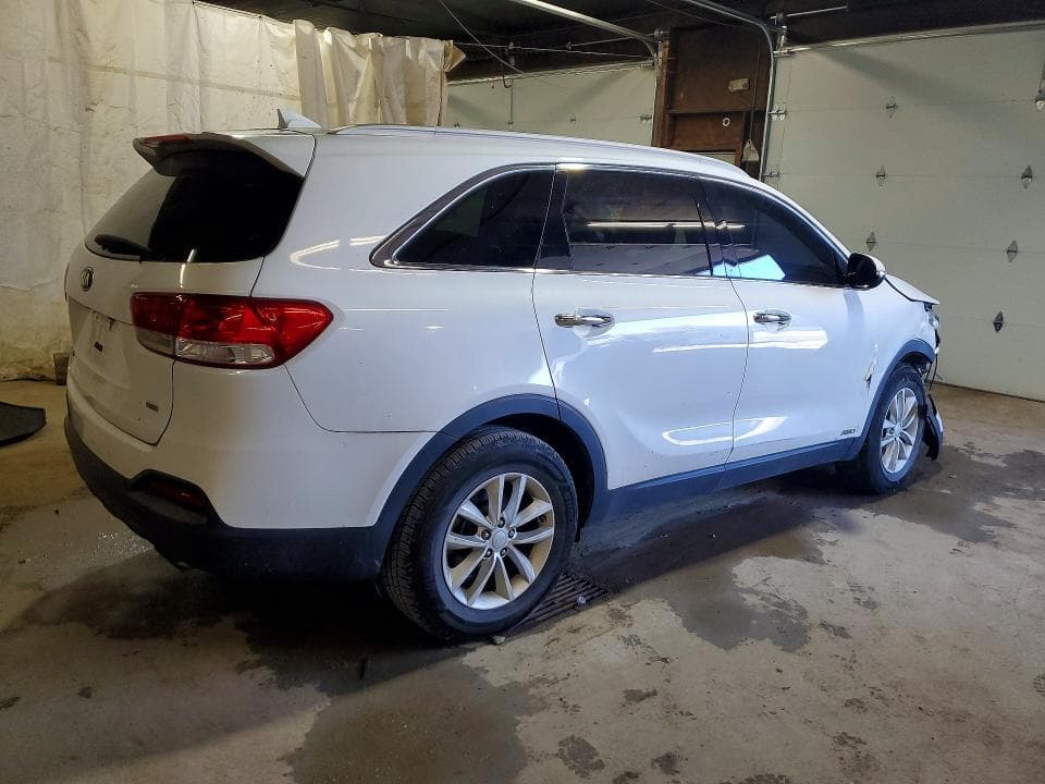 2017 KIA SORENTO LX 3