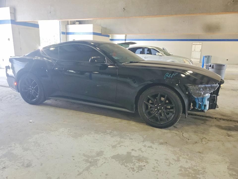 2025 FORD MUSTANG 4