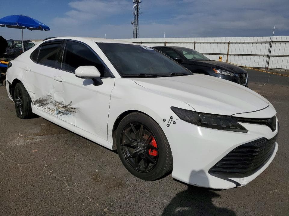 2019 TOYOTA CAMRY LE 4