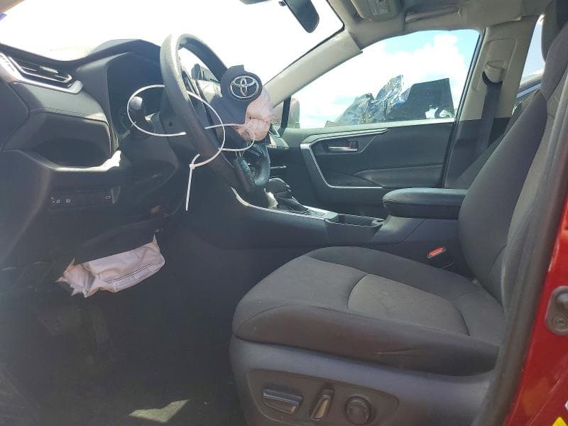 2019 TOYOTA RAV4 XLE 7