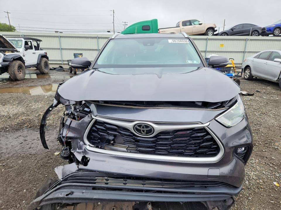 2022 TOYOTA HIGHLANDER XLE 5