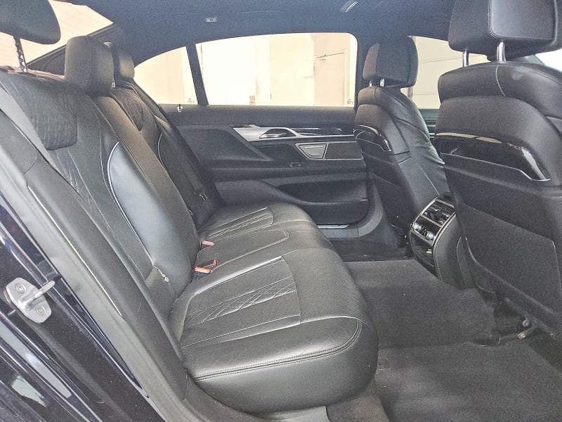 2019 BMW 750 XI 10