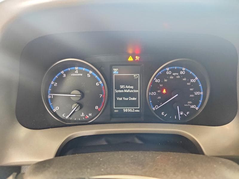 2018 TOYOTA RAV4 XLE 9