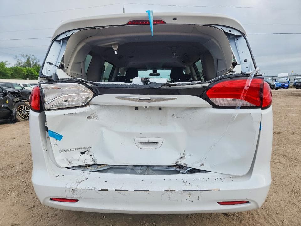 2017 CHRYSLER PACIFICA LX 6