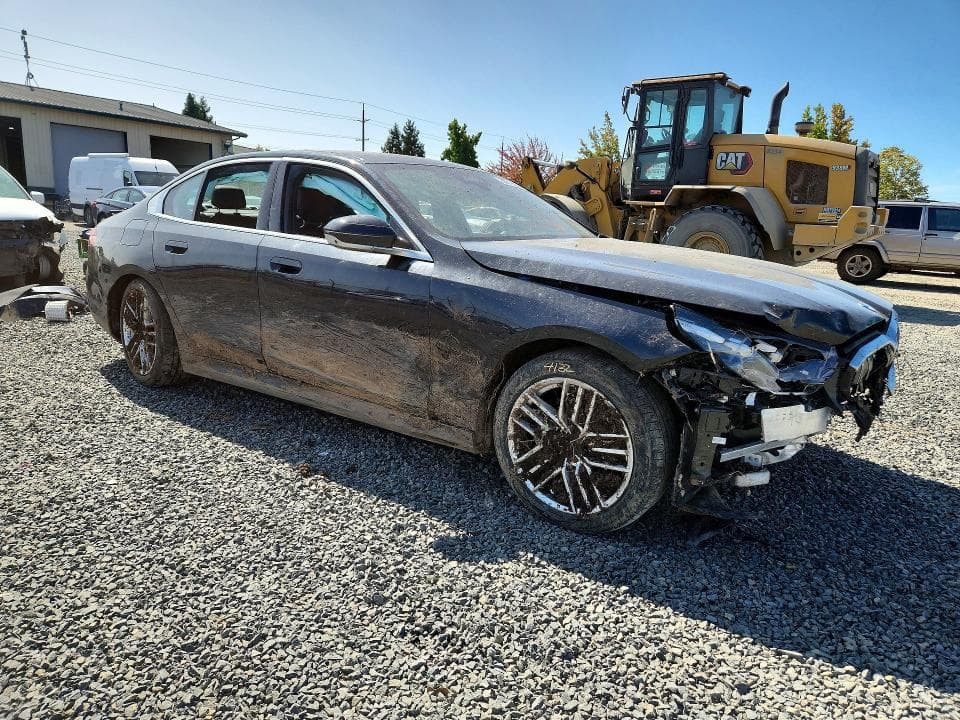 2024 BMW 530 XI 4