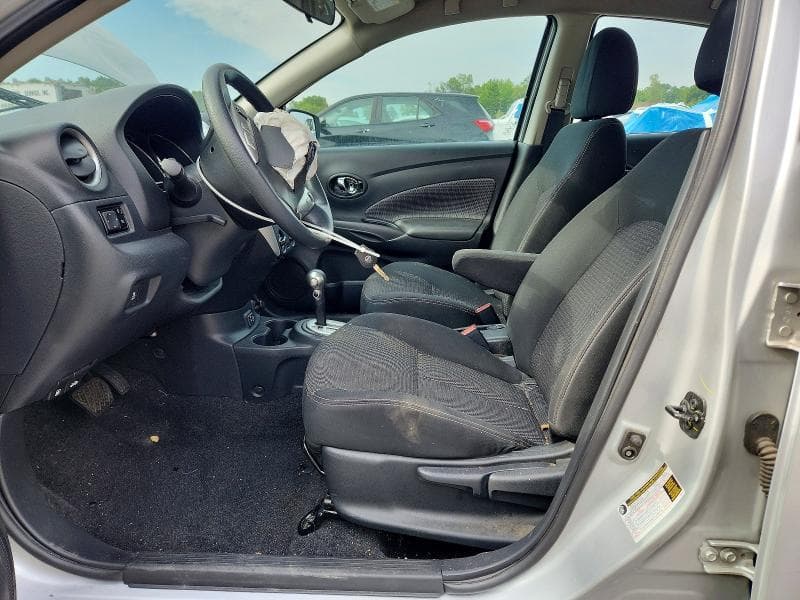 2019 NISSAN VERSA SV 7